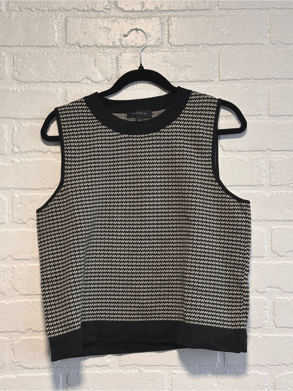 Ann Taylor black + white houndstooth sleeveless sweater vest